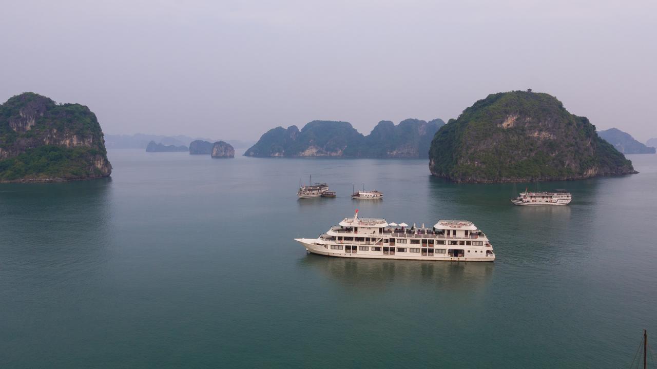 Garden Bay Legend Cruise Hotel Ha Long Exterior photo