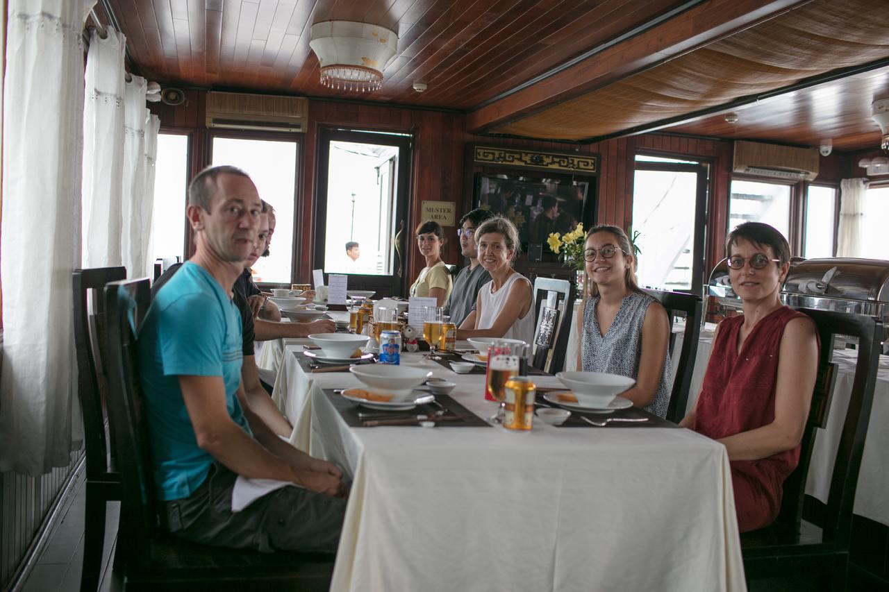Garden Bay Legend Cruise Hotel Ha Long Exterior photo