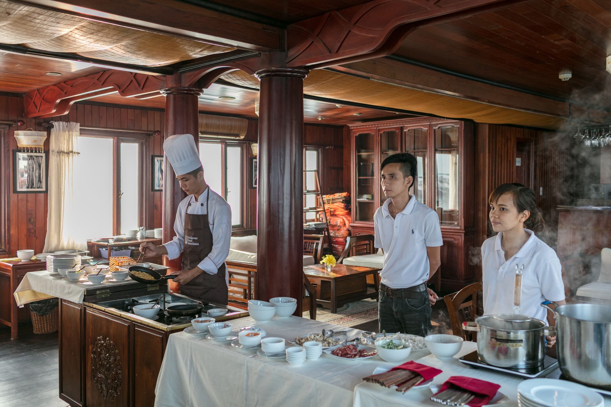 Garden Bay Legend Cruise Hotel Ha Long Exterior photo